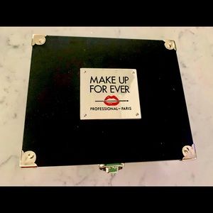 Makeup Forever Eyeshadow Set (NEW)